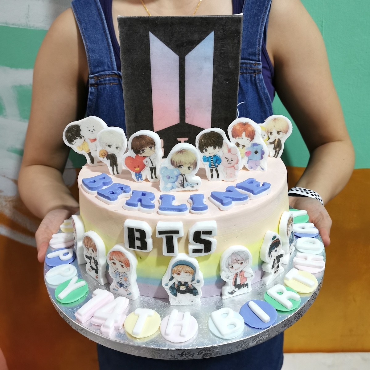 Detail Foto Kue Bts Nomer 36