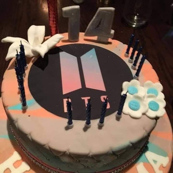 Detail Foto Kue Ulang Tahun Bts Nomer 23