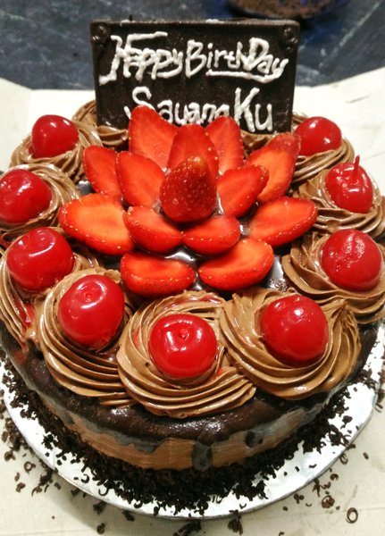 Detail Foto Kue Ulang Tahun Coklat Nomer 47