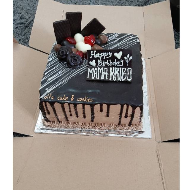 Detail Foto Kue Ulang Tahun Coklat Nomer 50