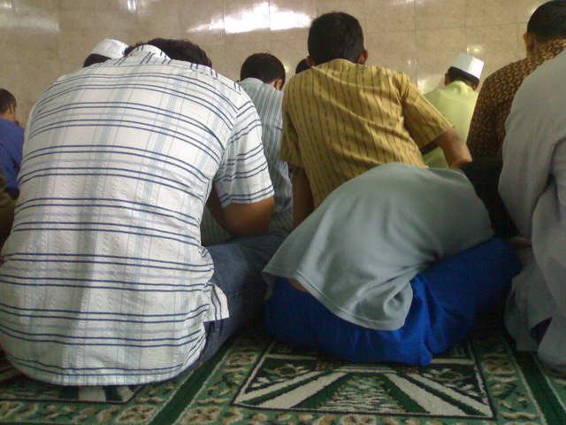 Detail Foto Lagi Sholat Nomer 17