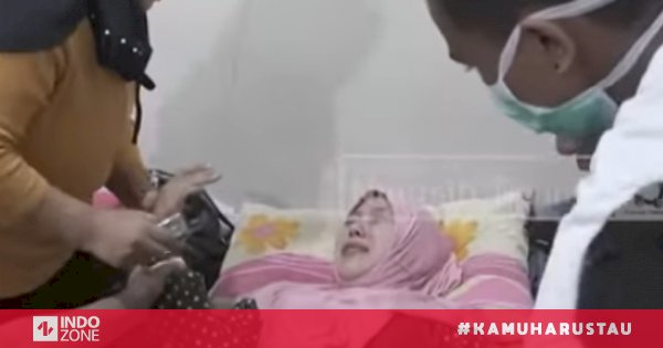 Detail Foto Laki Laki Memegang Kemaluan Wanita Nomer 27