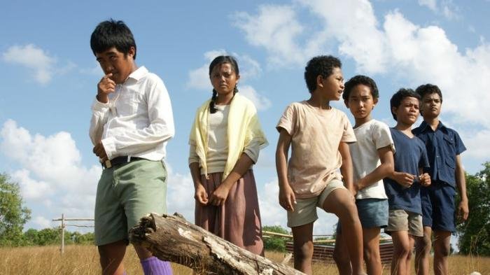 Detail Foto Laskar Pelangi Nomer 6