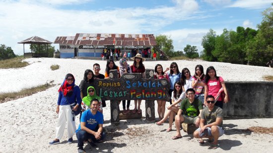 Detail Foto Laskar Pelangi Nomer 47