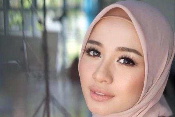 Detail Foto Laudya Cynthia Bella Berhijab Nomer 29