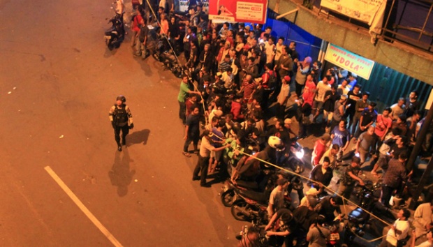 Detail Foto Ledakan Bom Kampung Melayu Nomer 45