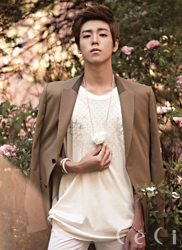 Detail Foto Lee Hyun Woo Nomer 18