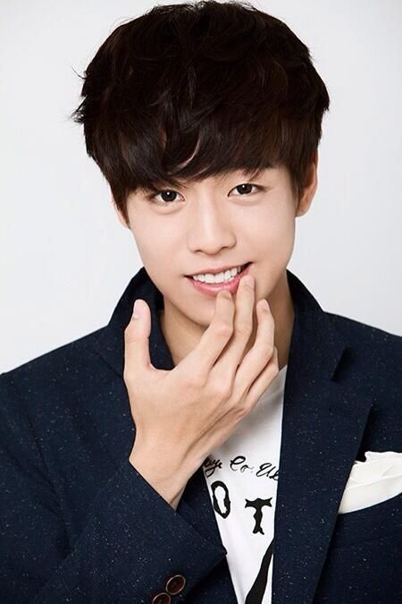 Detail Foto Lee Hyun Woo Nomer 21