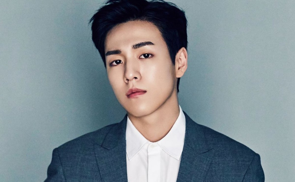 Detail Foto Lee Hyun Woo Nomer 5