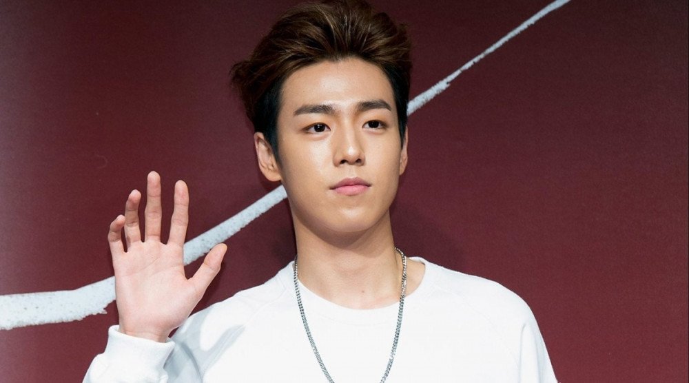 Detail Foto Lee Hyun Woo Nomer 6