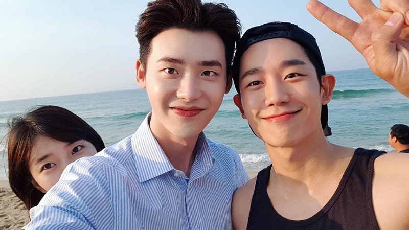 Detail Foto Lee Jong Suk Dan Pacarnya Nomer 33