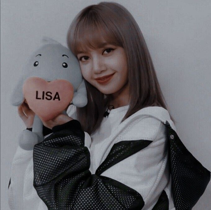 Detail Foto Lisa Blackpink Aesthetic Nomer 8