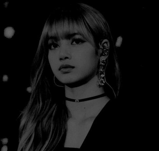 Detail Foto Lisa Blackpink Aesthetic Hitam Nomer 10