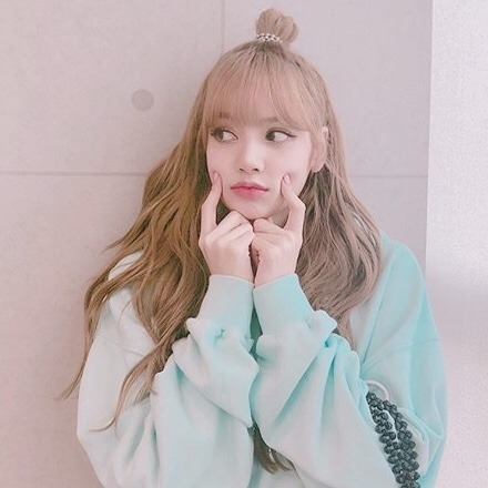 Detail Foto Lisa Blackpink Terbaru Nomer 50