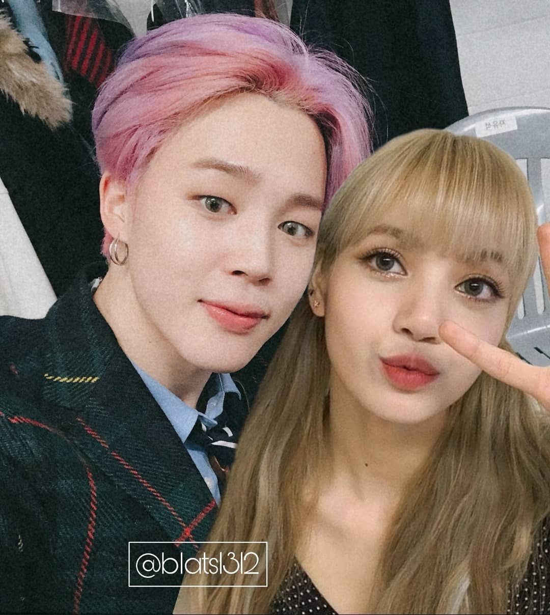 Detail Foto Lisa Dan Jimin Nomer 10