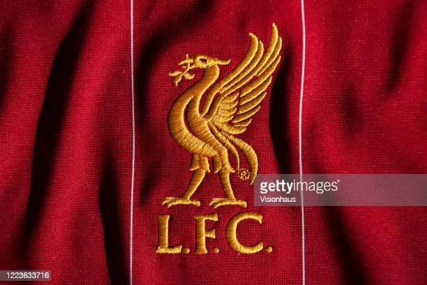 Detail Foto Logo Liverpool Nomer 20