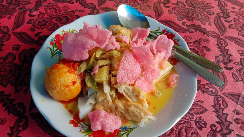 Detail Foto Lontong Sayur Nomer 41