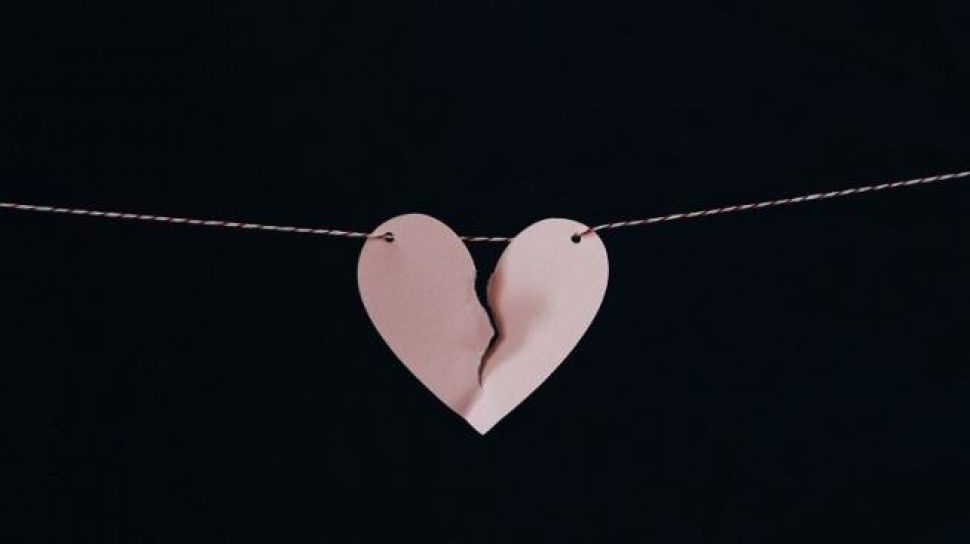 Detail Foto Love Patah Nomer 23