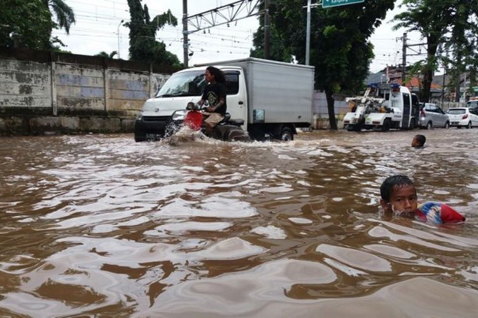 Detail Foto Lucu Banjir Nomer 18