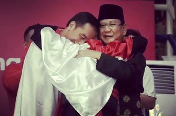 Detail Foto Lucu Jokowi Dan Prabowo Nomer 9