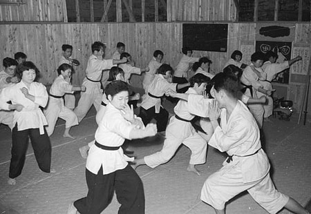 Detail Belajar Taekwondo Sendiri Di Rumah Nomer 24