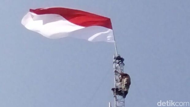 Detail Bendera Berkibar Indonesia Nomer 38