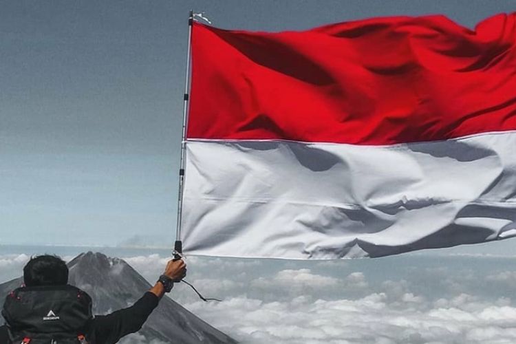 Detail Bendera Berkibar Indonesia Nomer 45