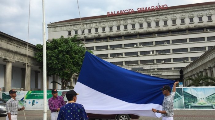 Detail Bendera Biru Merah Putih Nomer 44