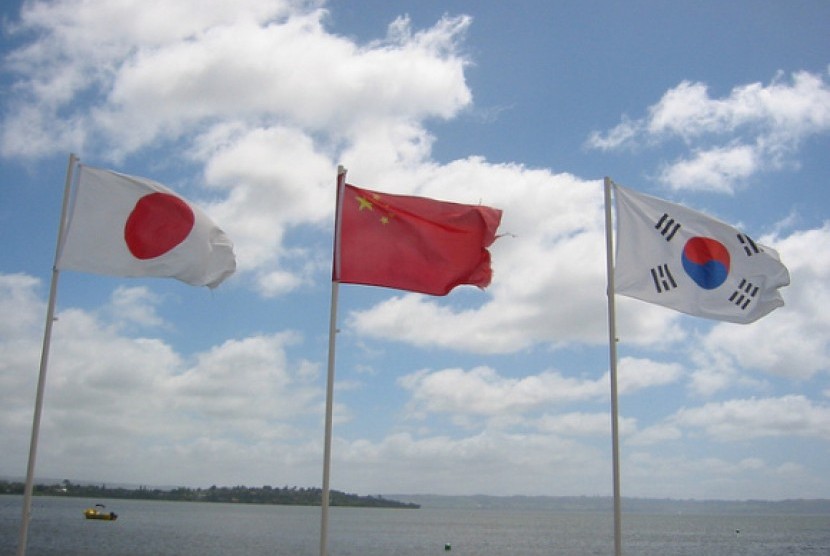 Bendera Jepang Dan Korea - KibrisPDR