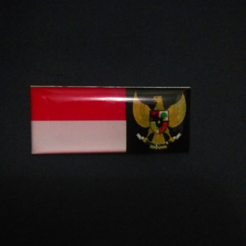 Detail Bendera Merah Hitam Nomer 22