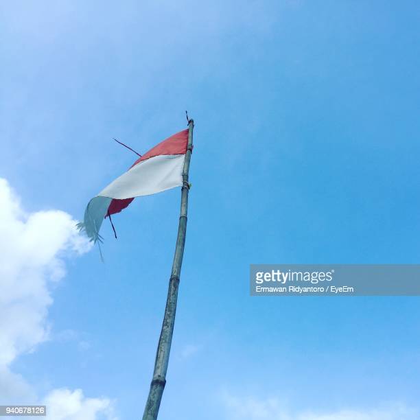 Detail Bendera Setengah Tiang Vector Nomer 24