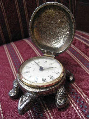Detail Bentley Turtle Clock Nomer 2