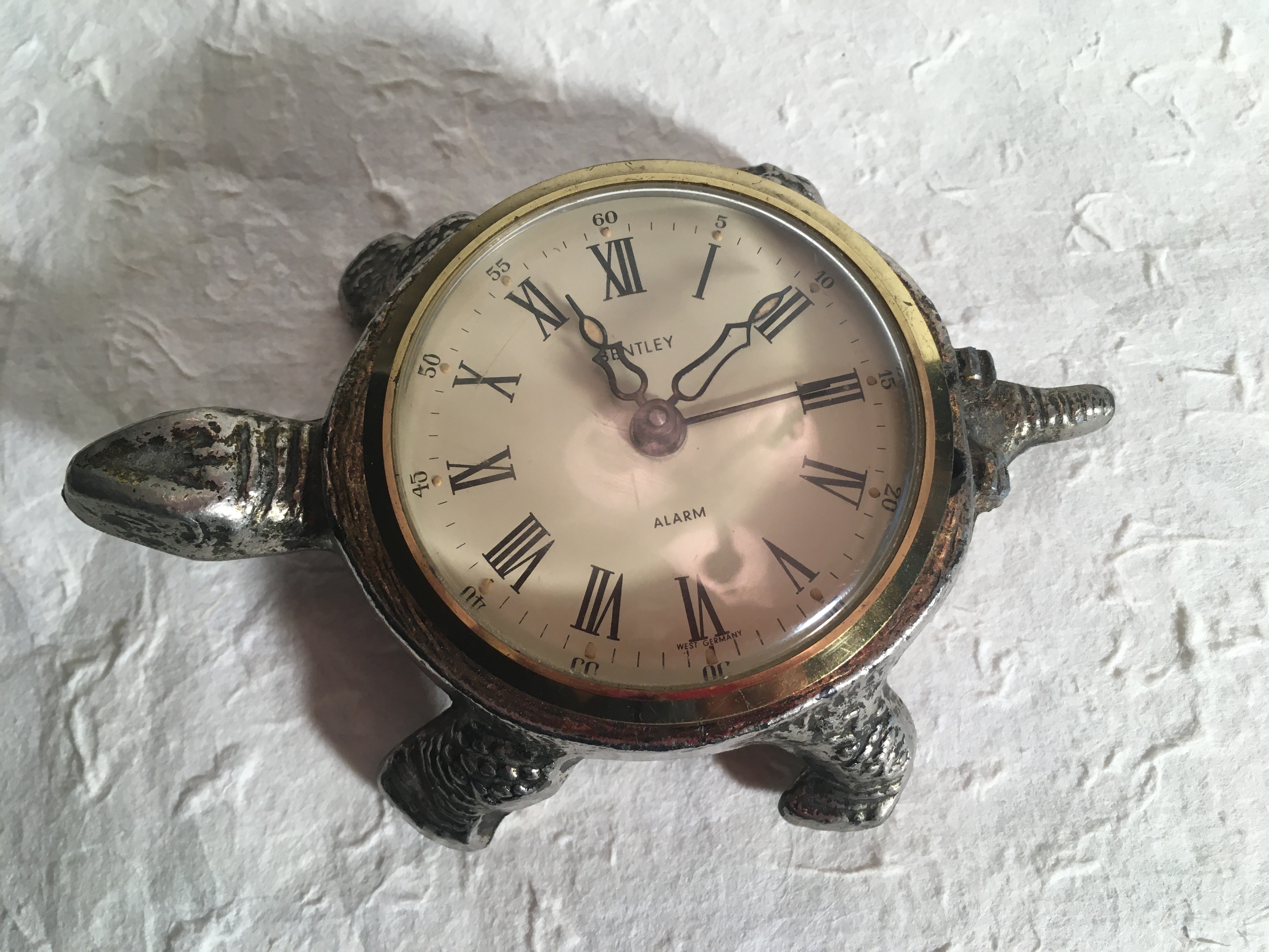 Detail Bentley Turtle Clock Nomer 54