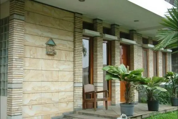 Detail Bentuk Dinding Rumah Nomer 12