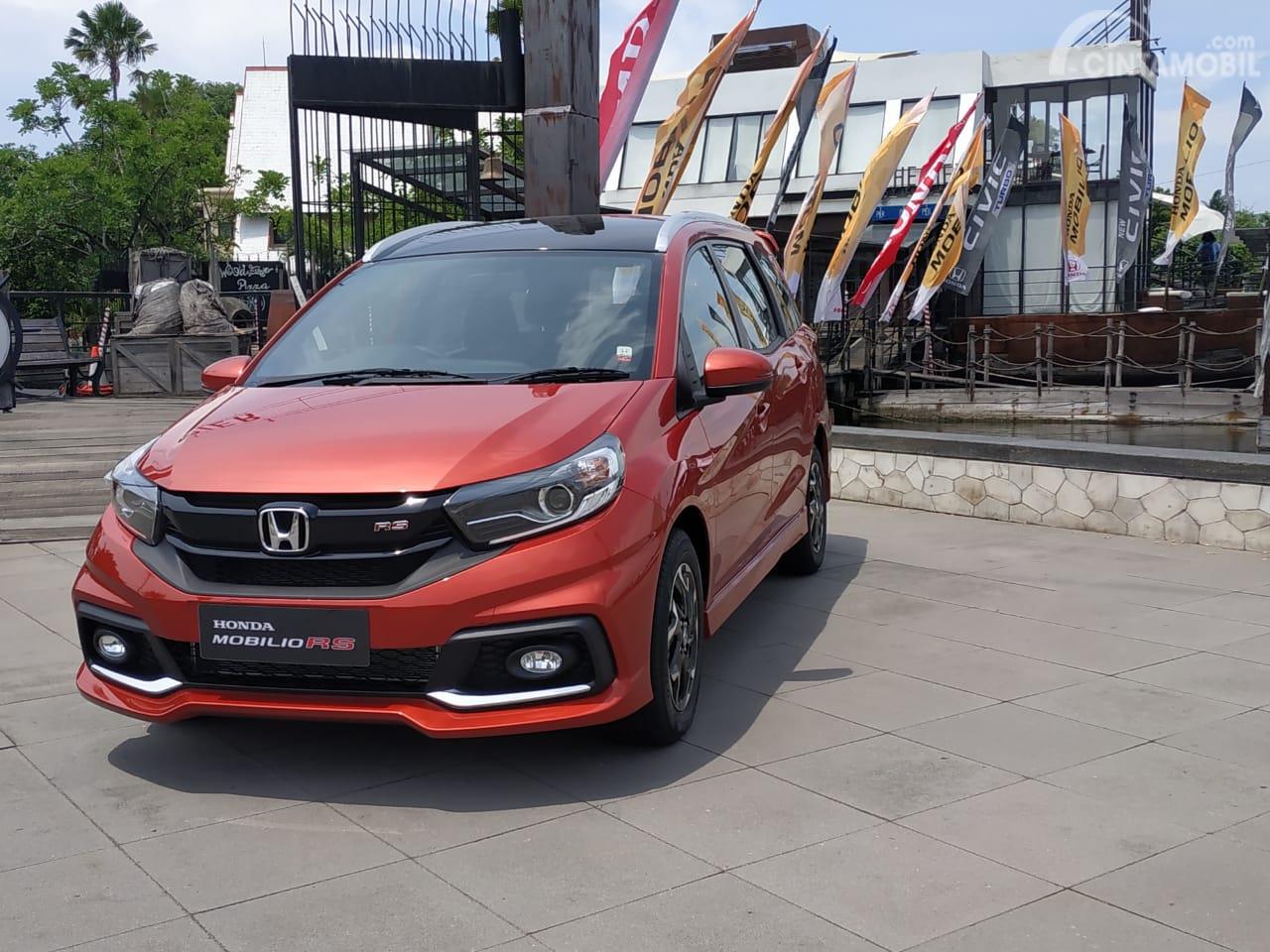 Detail Bentuk Gambar Mobil Honda Mobilio E Nomer 49