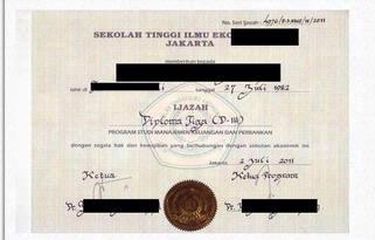 Detail Bentuk Ijazah S1 Nomer 12