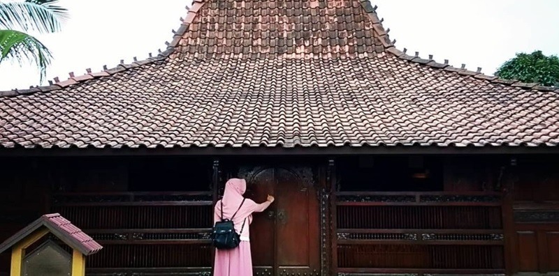 Detail Bentuk Rumah Adat Jawa Tengah Nomer 7