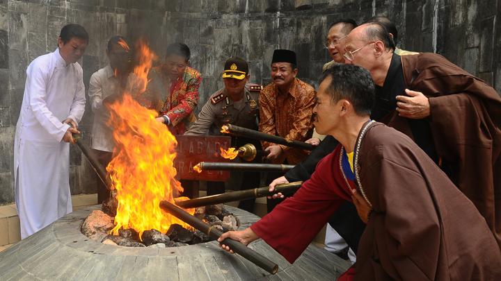 Detail Berdoa Agama Buddha Nomer 50