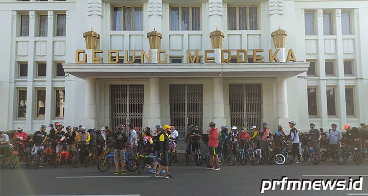 Detail Bersepeda Di Jalan Harus Berada Di Pinggir Nomer 28