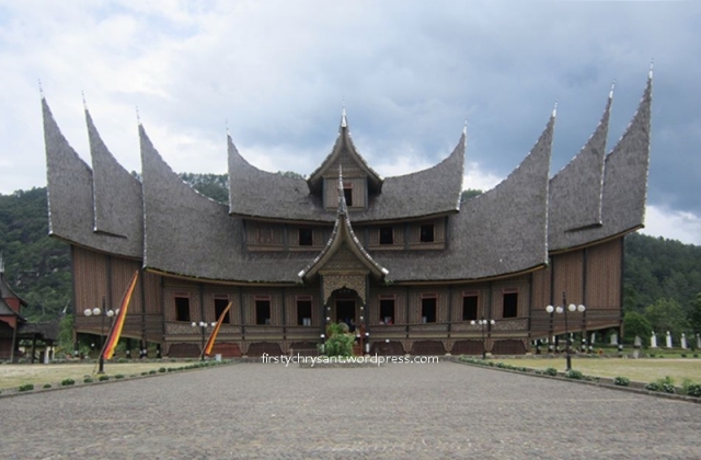 Detail Besar Sudut Sebenarnya Rumah Gadang Nomer 44