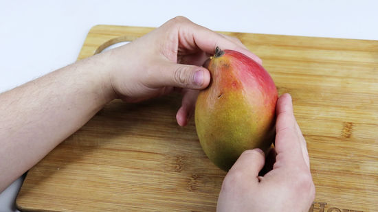 Detail A Mango In The Hand Nomer 38