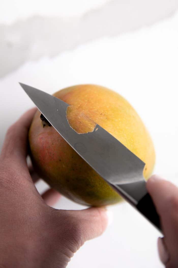 Detail A Mango In The Hand Nomer 41