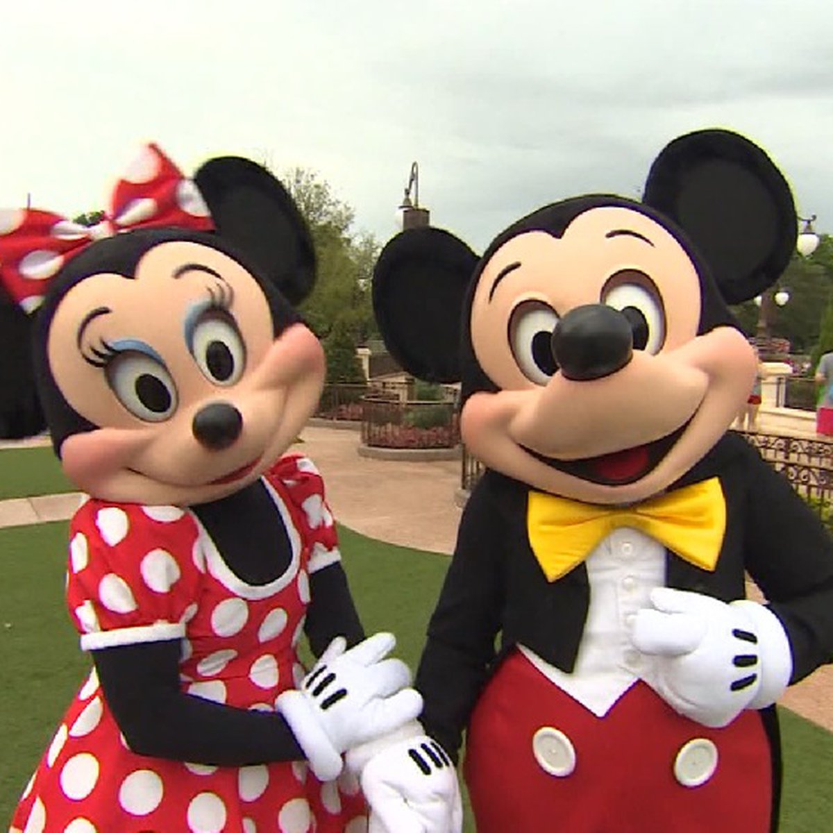 Detail A Picture Of Mickey And Minnie Mouse Nomer 41