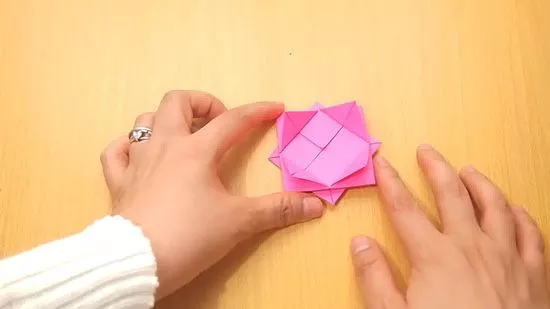 Detail Abstract Origami Nomer 55