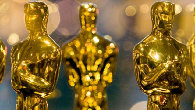 Detail Academy Awards Statuette Nomer 4