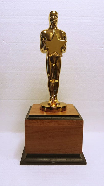 Detail Academy Awards Statuette Nomer 36
