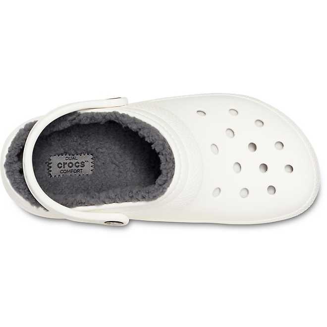 Detail Academy Crocs With Fur Nomer 7