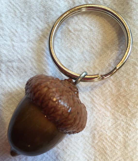 Detail Acorn Keychain Nomer 2