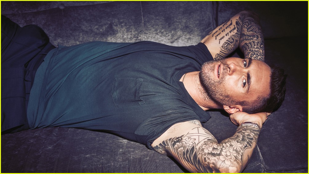 Detail Adam Levine Photoshoot Nomer 17