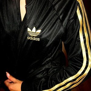 Detail Adidas Gold Logo Nomer 40